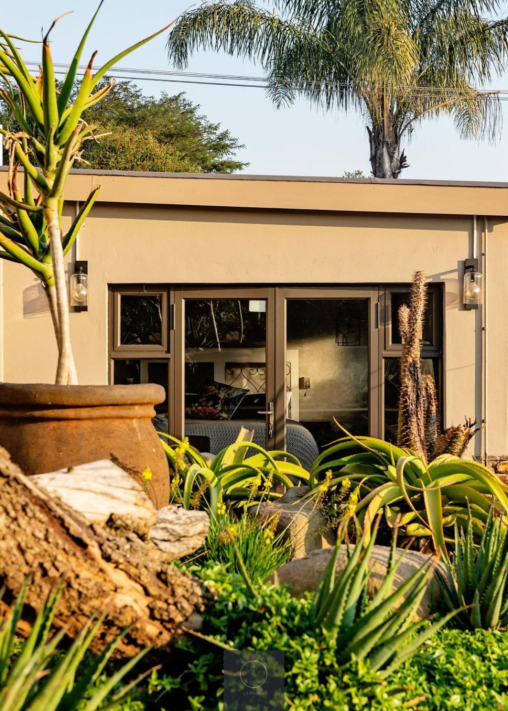 Guest Room At Joubert Piet Retief Exteriér fotografie
